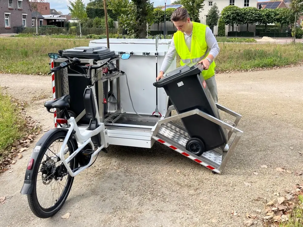 Bakfiets voor afvalinzameling bij Gemeente Peel & Maas